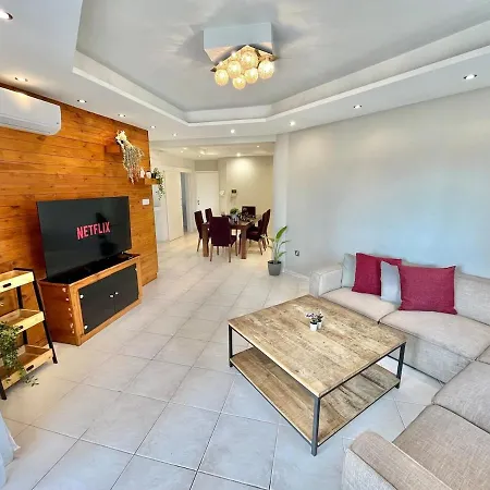 דירה Spacious 3-bedroom In *