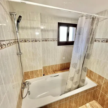 דירה Spacious 3-bedroom In *