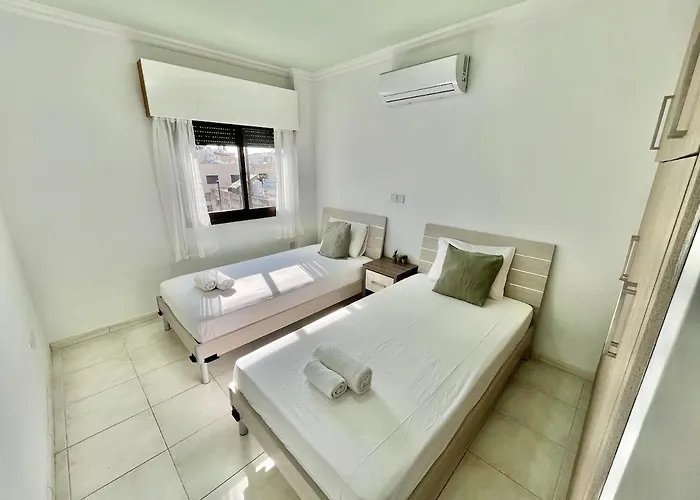 Spacious 3-bedroom In アパート