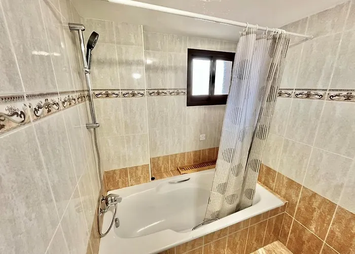 アパート Spacious 3-bedroom In *