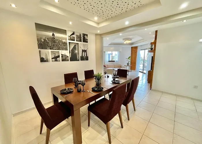 アパート Spacious 3-bedroom In